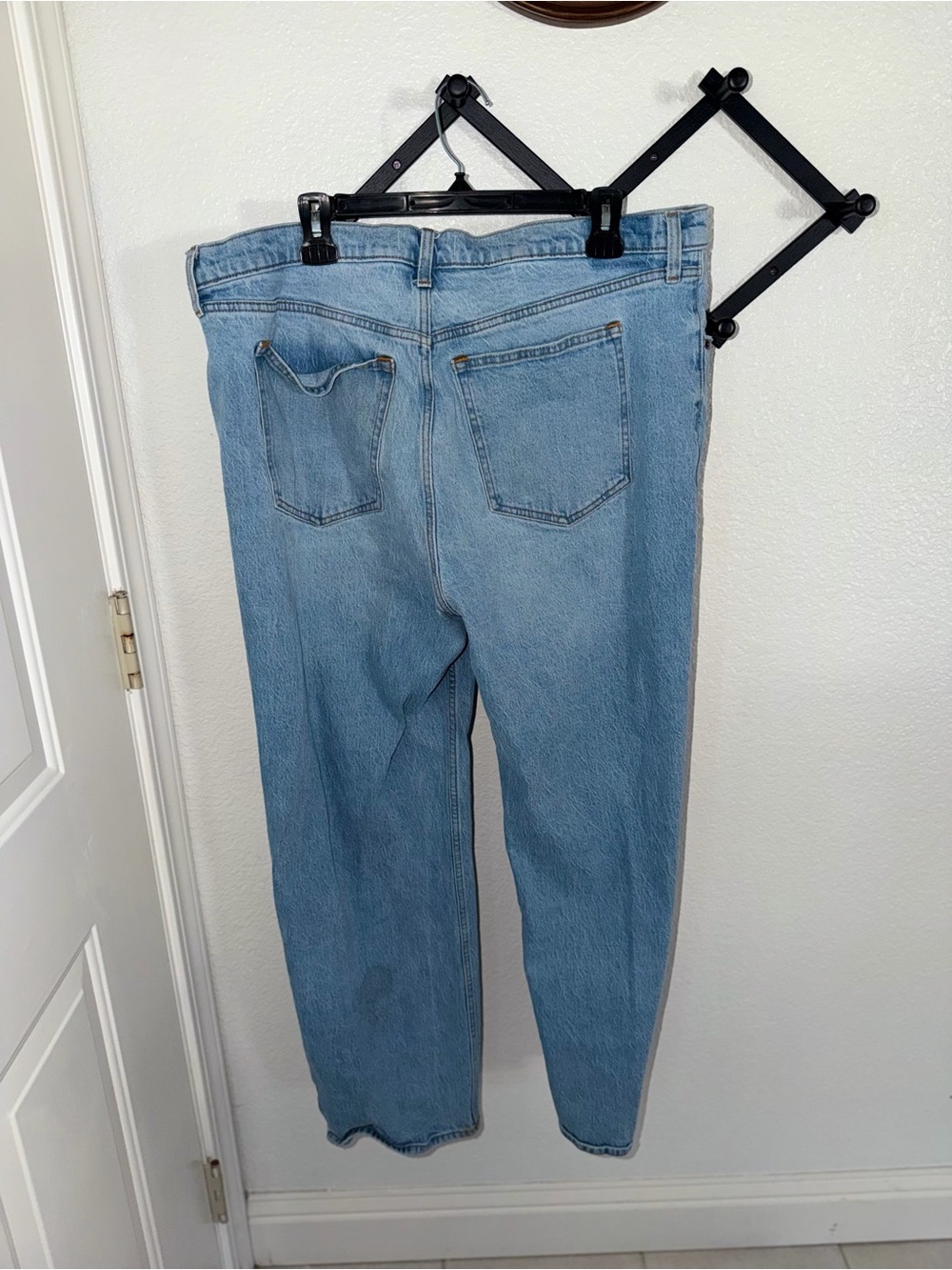 Abercrombie & Fitch 90s Relaxed High Rise Jeans Light Wash Women’s Size 34/18 - Picture 4 of 4